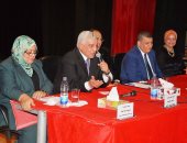 بالصور.. زاهى حواس من الصعيد يطالب باستعادة الآثار المنهوبة من الخارج