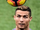 بالصور.. "نيو لوك" رونالدو يؤكد تتويجه بالكرة الذهبية الرابعة