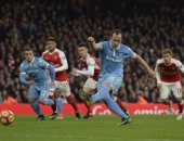 بالفيديو.. الثنائي المصري يشاهد تعادل أرسنال وستوك بالشوط الأول