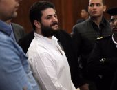 وصول نجل "مرسى" معهد الأمناء لحضور محاكمته وقيادات الإخوان بـ"فض رابعة"
