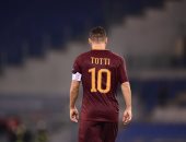 توتى يغيب عن روما أمام ميلان بسبب نزلة برد حادة 