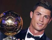 أخبار كريستيانو رونالدو اليوم.. الدون ينهى عام تاريخى بكرة ذهبية رابعة