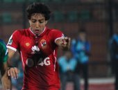 بالفيديو.. لعبة مثيرة للجدل داخل منطقة جزاء الإسماعيلى بعد عرقلة ظهير الأهلى