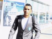 بالصور.. عبد الشافى يطير إلى قطر مع الأهلي السعودى لمواجهة برشلونة