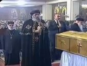 البابا تواضروس يبدأ صلوات الجنازة على أرواح شهداء تفجير  البطرسية
