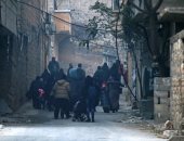 الألاف من سكان شرق حلب ينتظرون استئناف عملية الاجلاء وسط ظروف مأساوية