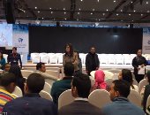 بالفيديو.. وزيرة الهجرة تلتقى أوائل الجامعات المشاركين فى مؤتمر "مصر تستطيع"