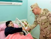 وزير الدفاع ورئيس الأركان يزوران مصابى الكنيسة البطرسية بمجمع الجلاء العسكرى