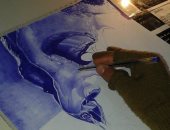 قارئ يشارك صحافة المواطن بلوحاته الفنية بالقلم الجاف والألوان الخشبية