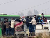 الإعلام الحربى لحزب الله: محتجون يغلقون طريقا للخروج من شرق حلب