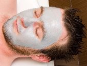 الرجال أيضاً لهم نصيب.. 3 أقنعة للعناية ببشرة الرجل