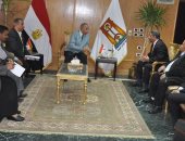 بدء توصيل الكهرباء بالطاقة الشمسية لـ 20 بئر زراعى بالوادى الجديد