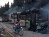 بالصور.. حرق 6 حافلات إجلاء مدنيين من بلدتى الفوعة وكفريا فى سوريا