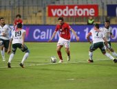 مباراة الأهلى والمصرى.. محمد عبد الوهاب يساند الأحمر فى برج العرب