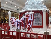 بالصور .. بابا نويل وشجرة الكريسماس يزينان محلات ومطاعم الإسكندرية