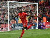 الشوط الأول.. ليفربول 2 ـ 0 أرسنال.. هدايا متبادلة بين فيرمينو ومانى