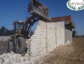 محافظ سوهاج : إزالة 21 حالة تعدى على املاك الدولة بقرية الاحايوه    