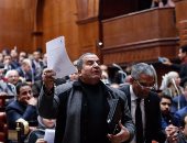 بالصور.. النائب عبد الحميد كمال يعترض على عدم توزيع مسودة مشروع قانون الإدارة المحلية