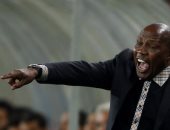 إقالة مدرب جنوب إفريقيا بسبب إهانة رئيس الاتحاد