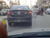 قارئ يرصد سير سيارة بدون لوحات معدنية فى شبين الكوم