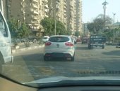 قارئ يرصد سيارة بدون لوحات معدنية على كورنيش المعادى 