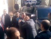 محافظة المنوفية توضح سبب تقبيل وزير التموين للمحافظ