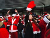 الآلاف من كوريا الجنوبية يحتجون ضد رئيسة البلاد بزى "سانتا كلوز"