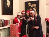 مشاهير الفن والرياضة والسياسة يحتفلون بالكريسماس.. نيكول سابا مع أسرتها بزى سانتا كلوز.. إليسا وهند صبرى وابنة عمرو دياب بجانب شجرة عيد الميلاد..ميدو وجدو يهنئان المتابعين.. وترامب يهنئ الشعب الأمريكى