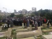 وقفة احتجاجية للمطالبة بإلقاء القبض على قاتل شاب فى بلطيم بكفر الشيخ