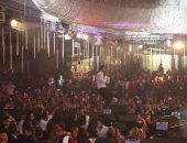 عمرو دياب ينشر صورا من حفله بالكريسماس على مواقع التواصل