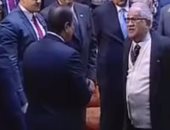 تعرف على المؤرخ البورسعيدي الذي طلب تقبيل يد الرئيس