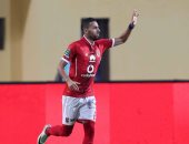 مباراة القمة.. البدرى يُطالب نجوم الأهلى بالضغط وتكرار سيناريو بتروسبورت