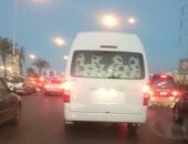 قارئ يرصد سيارة ميكروباص تسير بدون لوحات معدنية فى الشيخ زايد