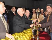 بالصور.. محافظ بورسعيد يشهد بطولة إتحاد الشركات احتفالا بالعيد القومى