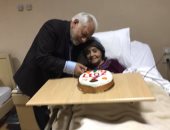 بالصور.. سامح الصريطى يحتفل مع مديحة يسرى بالعام الجديد فى المستشفى