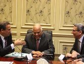 بالصور.. رئيس البرلمان يشارك فى الاجتماع المغلق للجنة العلاقات الخارجية