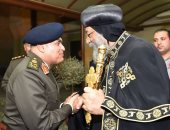 وزير الدفاع ورئيس الأركان يقدمان التهنئة للبابا تواضروس بعيد الميلاد 