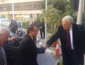 محافظ بورسعيد يستقبل وزير الاتصالات فى مكتبه قبل بدء جولته بالمحافظة