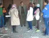 بالصور..إزالة 8طوابق مخالفة بمبنى مجاور للعقار المنهار بالمحلة