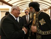 المستشار عدلى منصور يهنئ البابا تواضروس الثانى بعيد القيامة