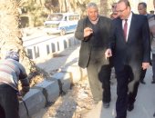 محافظ بني سويف يتفقد تطوير شارع عبد السلام عارف 