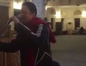 بالفيديو.. إيمان البحر درويش يؤذن لصلاة الفجر داخل مسجد مجاور لمنزله