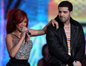 دريك يتحدى ريهانا ويحضر لأغنية جديدة مع جنيفر لوبيز