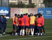 بالفيديو.. بوسكيتس يهدد سواريز بالغياب عن برشلونة فى مواجهة الكأس