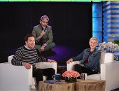 بالصور.. ألين دى جينيريس تستضيف جيمى فالون قبل "جولدن جلوب" بأيام