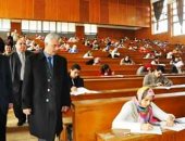 بالصور ..نائب رئيس جامعة المنوفية يتفقد سير الإمتحانات بمجمع الكليات