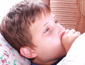 التهابات المعدة عند الأطفال تظهر فى صورة قىء وإسهال وقد تؤدى للجفاف