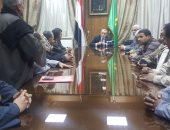 محافظ القليوبية يلتقى أصحاب مكامير الفحم لبحث توفيق أوضاعهم