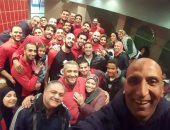 لاعبو طائرة الأهلي يحتفلون بعيد ميلاد المدير الفنى