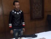 القبض على عاطل بحوزته بندقية خرطوش وكمية من الحشيش فى دار السلام